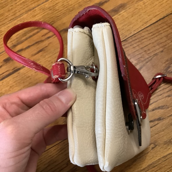 Espe white/red scalloped front purse - Picture 6 of 9